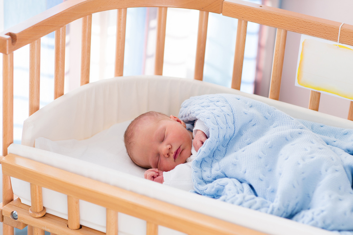 Consejos para que el bebé duerma seguro en la cuna