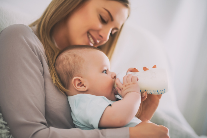 La importancia de un dispositivo de audición para tu hijo con sordera