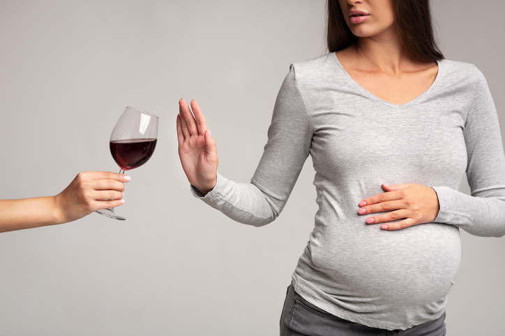 Los efectos de beber alcohol durante el embarazo
