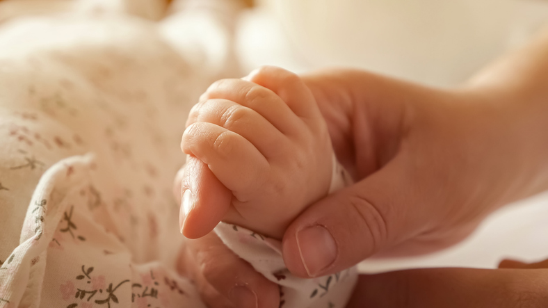 Consejos esenciales para el cuidado del recién nacido en los primeros meses